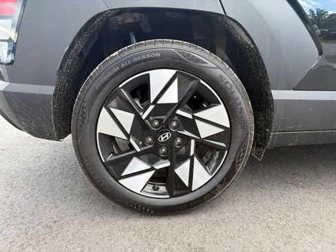 Used 2025 Hyundai Kona SEL FWD image 9