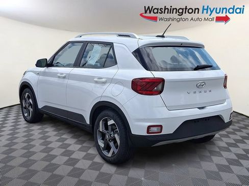 Certified 2023 Hyundai Venue SEL FWD image 4