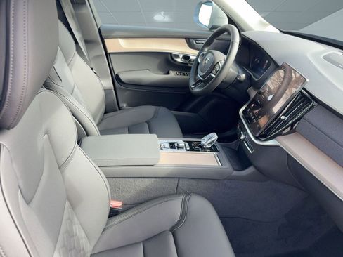 New 2026 Volvo XC90 T8 Plus w/ Protection Package Premier image 30