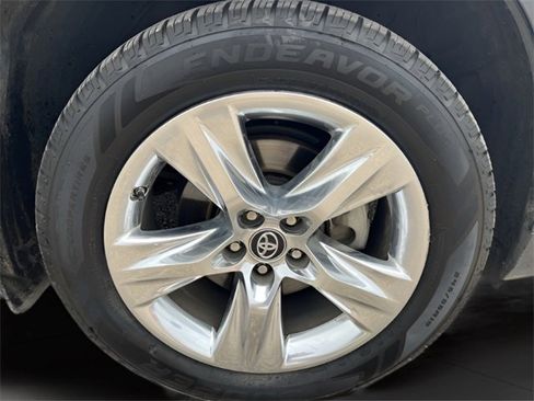 Used 2019 Toyota Highlander Limited image 12