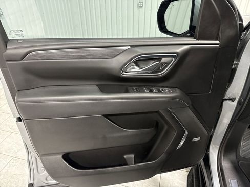 Used 2023 GMC Yukon XL SLT w/ SLT Premium Package RWD image 23