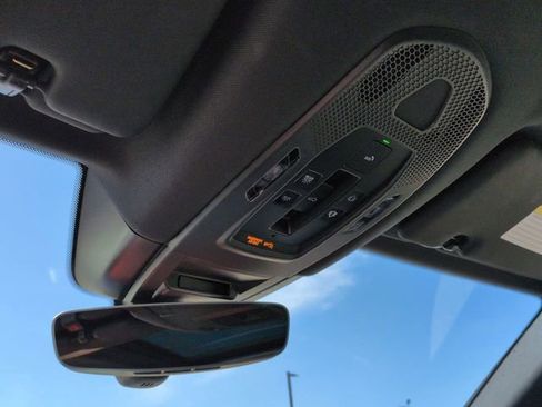 Used 2024 Porsche Cayenne image 21