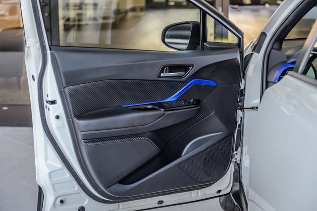 Used 2020 Toyota C-HR XLE FWD image 41