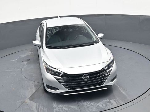 Used 2025 Nissan Versa SV w/ Trunk Package image 15