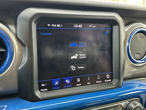 Used 2021 Jeep Wrangler Unlimited Sahara w/ Uconnect 4C Nav & Sound Group image 16