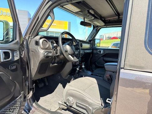 Used 2021 Jeep Wrangler Sport S image 22