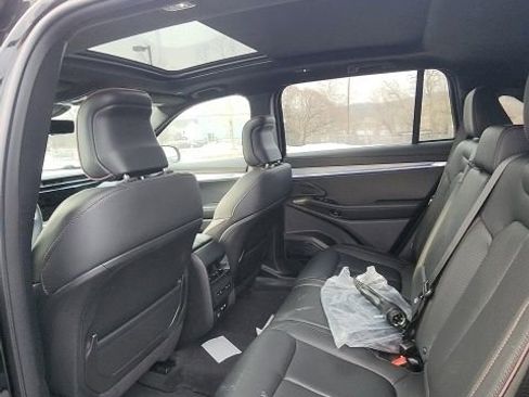 Used 2024 Jeep Wagoneer Launch Edition image 11