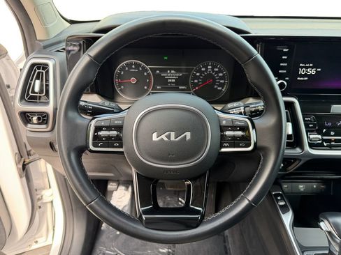 Certified 2023 Kia Sorento S w/ Panoramic Sunroof Package AWD/4WD image 19