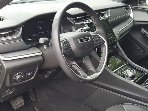 Used 2023 Jeep Grand Cherokee L Laredo AWD/4WD image 8