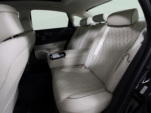 Used 2024 Genesis G80 2.5T w/ Sport Prestige Package image 18