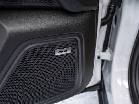 Certified 2026 Porsche Macan AWD/4WD image 23