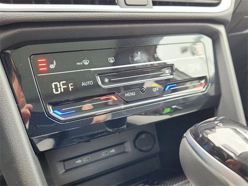 New 2025 Volkswagen Taos SE image 14