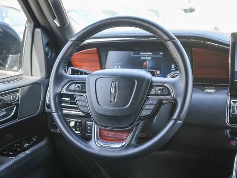 Certified 2024 Lincoln Navigator Premiere AWD/4WD image 20
