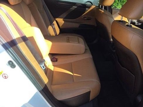 Used 2019 Lexus ES 350 w/ Premium Package FWD image 27