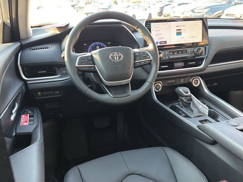 New 2026 Toyota Grand Highlander FWD image 19
