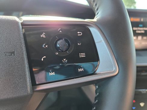 Used 2025 Nissan Murano SV AWD/4WD image 14