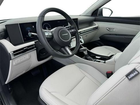 Used 2025 Hyundai Tucson SEL FWD image 16