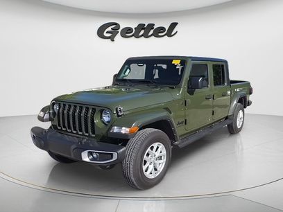 Used 2023 Jeep Gladiator Sport