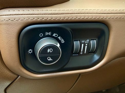 Used 2024 RAM 2500 Limited w/ Towing Technology Group image 13