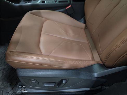 Certified 2025 Audi Q3 2.0T Premium Plus w/ Premium Plus Package image 32