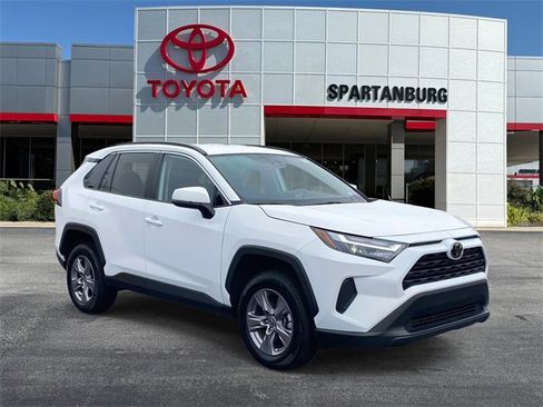 Used 2024 Toyota RAV4 XLE image 1