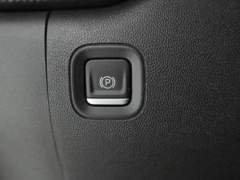 Used 2021 Chevrolet Silverado 1500 LT image 19