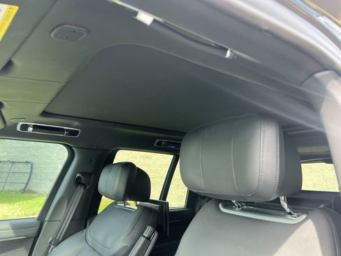 Used 2024 Land Rover Range Rover Autobiography image 17