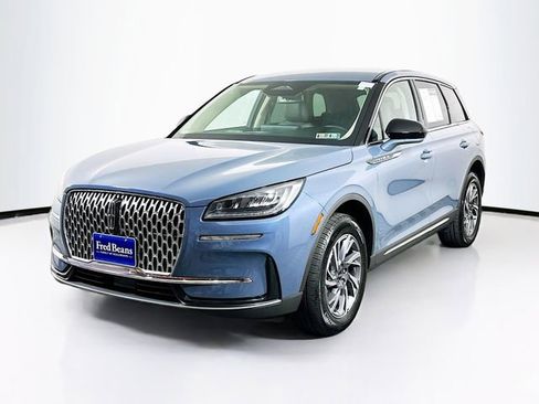 Used 2025 Lincoln Corsair AWD image 3