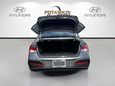 Used 2024 Hyundai Elantra SEL FWD image 25