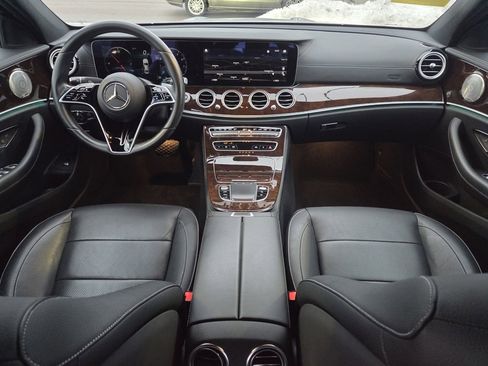 Used 2022 Mercedes-Benz E 350 4MATIC Sedan image 11