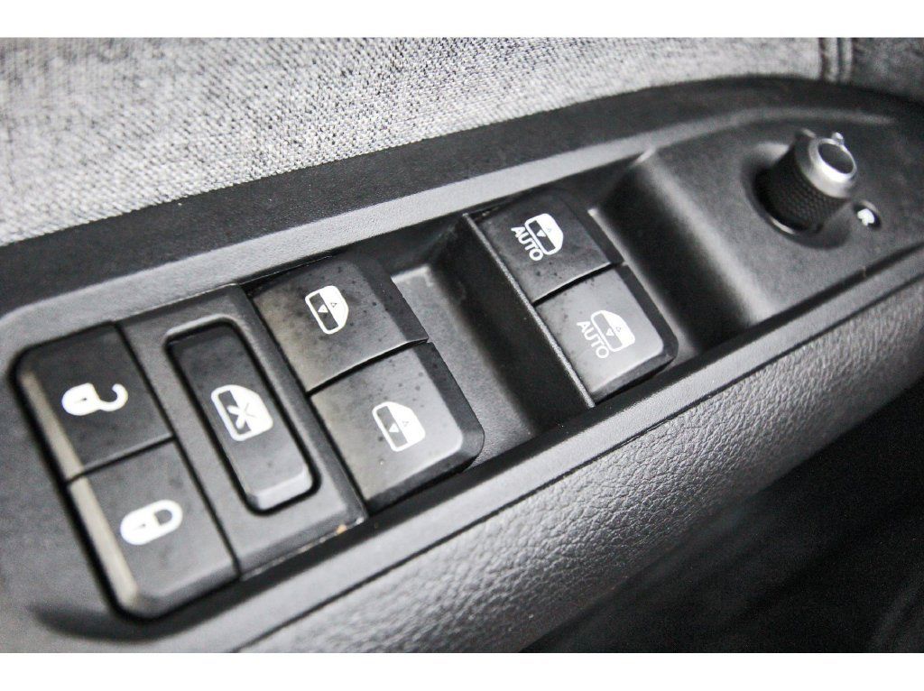 Used 2024 Jeep Compass Latitude w/ Sun and Sound Group AWD/4WD image 20