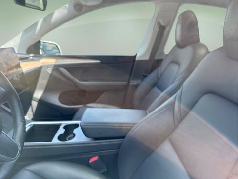 Used 2023 Tesla Model Y Long Range AWD/4WD image 4