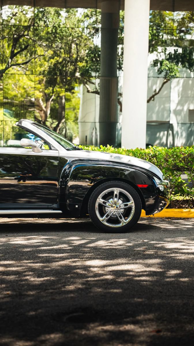 Used 2006 Chevrolet SSR w/ Preferred Equipment Group RWD image 36