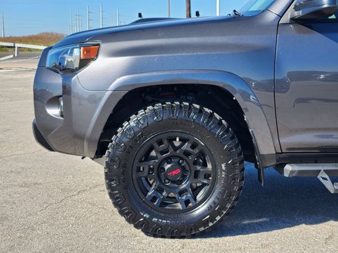 Used 2020 Toyota 4Runner TRD Pro AWD/4WD image 9
