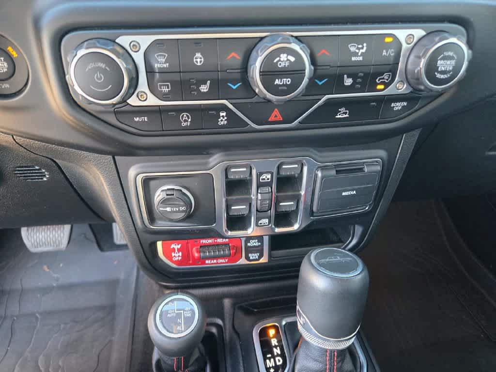Used 2023 Jeep Gladiator Rubicon w/ LED Lighting Group AWD/4WD image 16