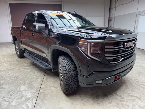 Used 2023 GMC Sierra 1500 AT4 w/ AT4 Premium Package AWD/4WD image 8
