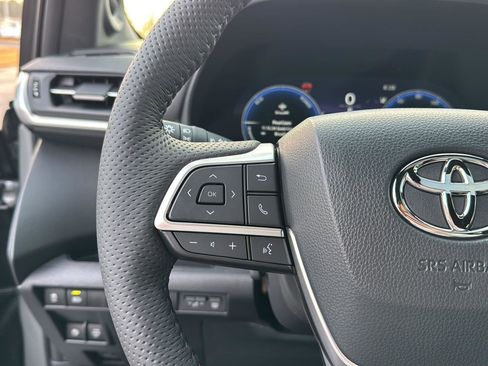 New 2026 Toyota Sienna Platinum image 16