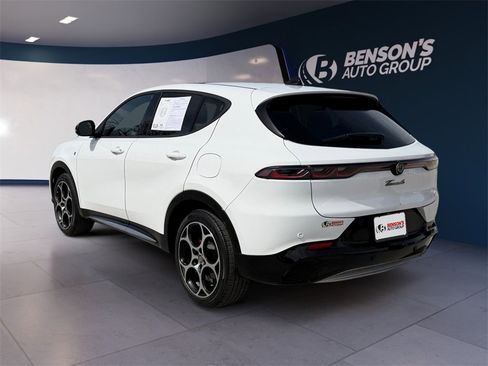 Used 2024 Alfa Romeo Tonale Ti w/ Premium Interior Package image 3