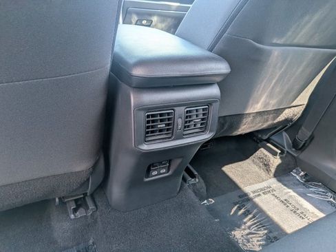 Used 2025 Toyota RAV4 XLE FWD image 23