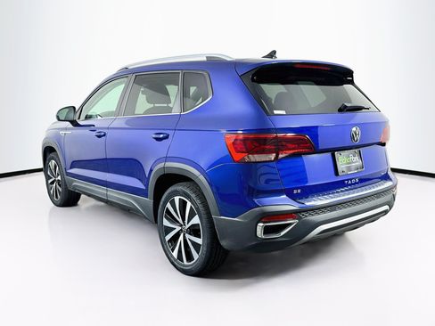 Used 2023 Volkswagen Taos SE w/ Panoramic Sunroof Package AWD/4WD image 5
