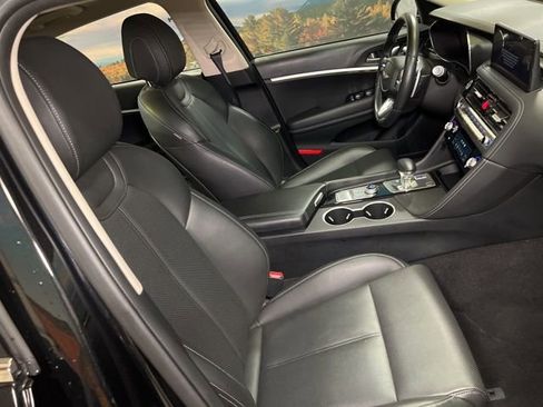 Used 2025 Genesis G70 2.5T image 57