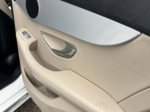 Used 2020 Mercedes-Benz C 300 4MATIC Sedan image 42