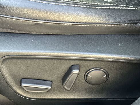 Used 2020 Ford Escape SEL image 16