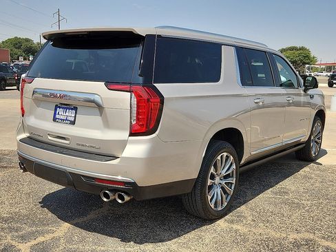 Used 2021 GMC Yukon XL Denali w/ Denali Premium Package AWD/4WD image 3
