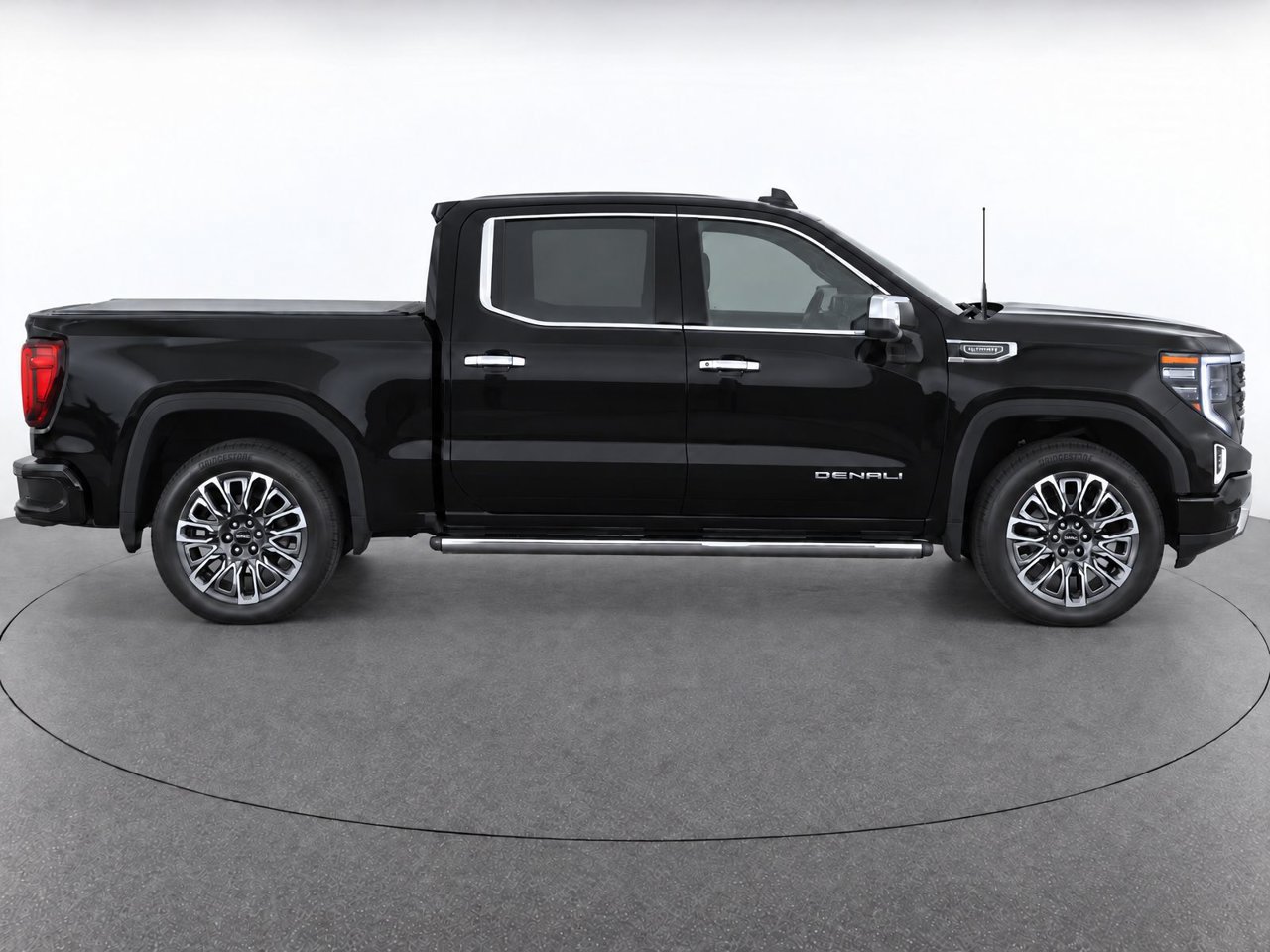 Used 2023 GMC Sierra 1500 Denali Ultimate AWD/4WD image 8