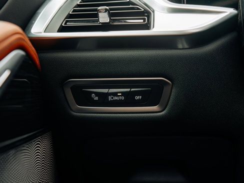 Used 2026 BMW X7 M60i image 27