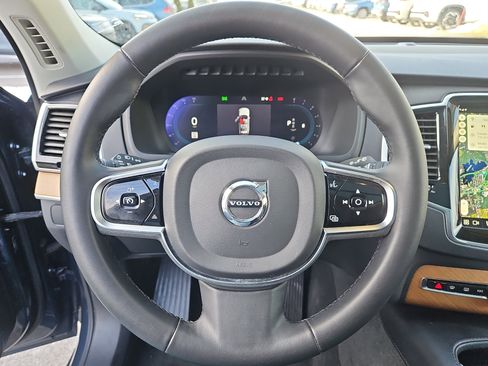 Used 2024 Volvo XC90 B6 Plus image 23