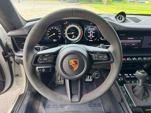 Used 2022 Porsche 911 GT3 RWD image 34