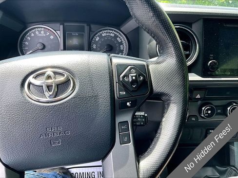Used 2018 Toyota Tacoma TRD Sport AWD/4WD image 15