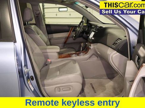 Used 2010 Toyota Highlander Limited image 19